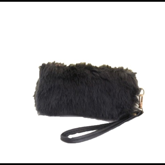 Host Pick 3/18๐Faux Fur Adorable Clutch/Wristlet - Picture 3 of 4